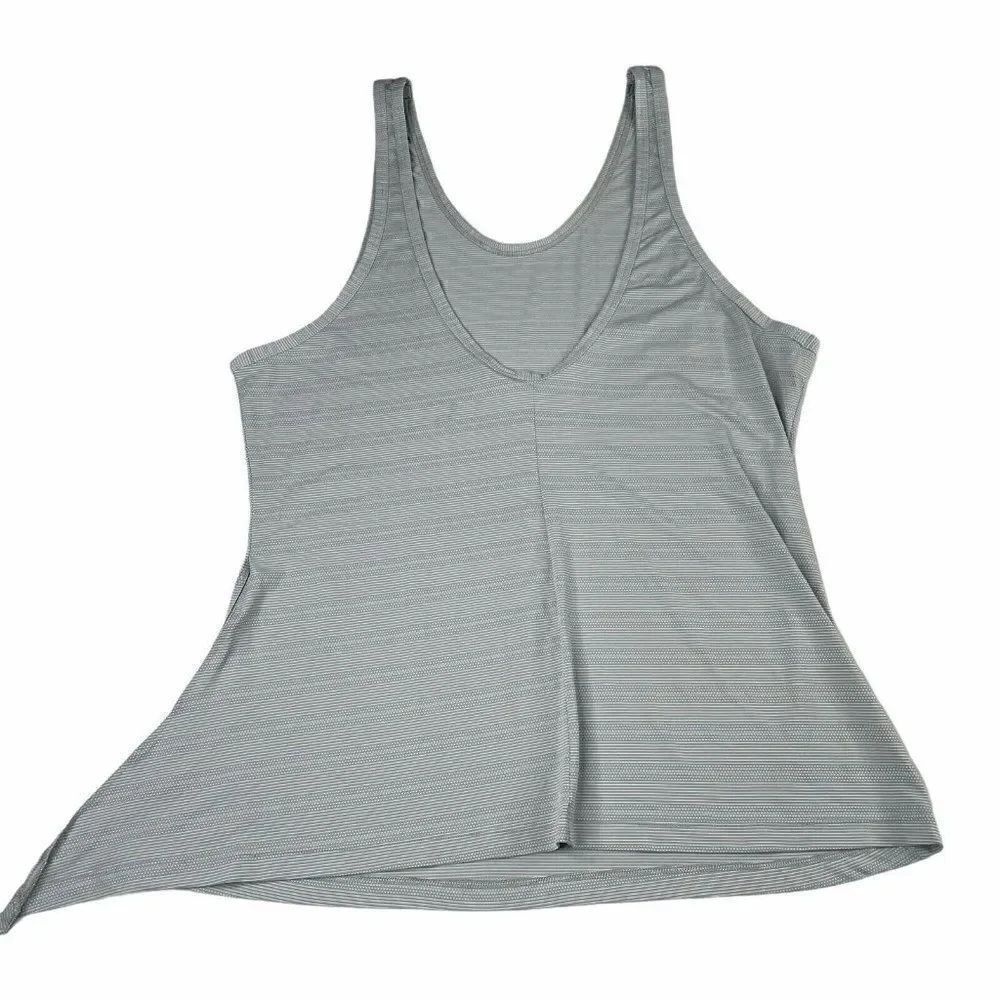 ATHLETA Max Out Tank Light Gray - Picture 2 of 8